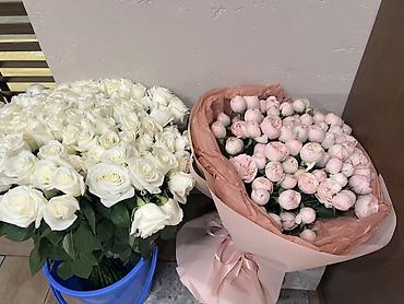 подарочный коробка новый год: Букеты из свежих цветов - Пышный букет кустовых пионовидных роз — 6