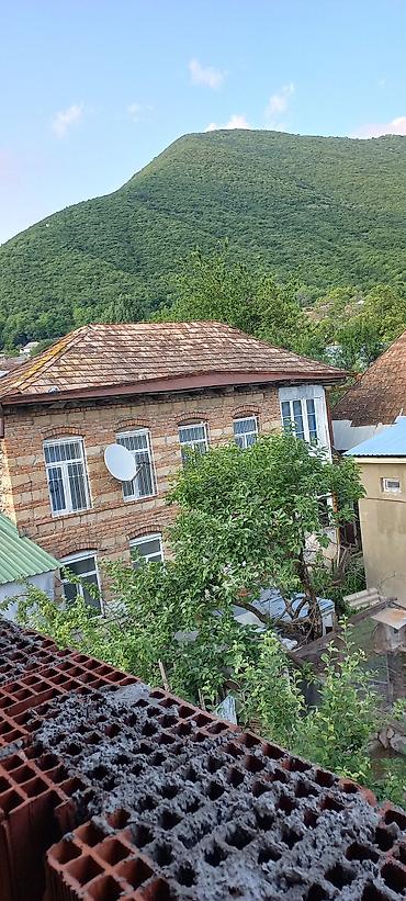 sabunçuda ev: Şəkidə, Doduda 4.4 sotda yerləşən iki ev. biri köhnə tikili yaşayış — 6