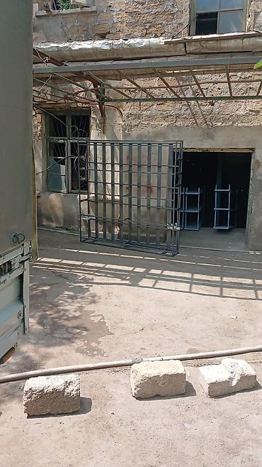 Rəflər: Məhsul: Metal karkaslı modul rəf/divar bölücü Təsvir: - Qara toz boya — 3