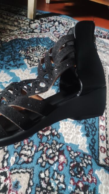женские сандали adidas adilette: Ölçü: 38, rəng - Qara, Yeni