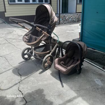 машина детский: Продается трансформер коляска в хорошем состоянии 
обращайтесь по тел