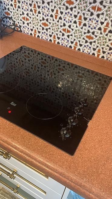 ankastr sobalar: Teka şüşə-keramika qaz plitəsi Tekadan 2300 azn alinib,6-7 ay idi — 2