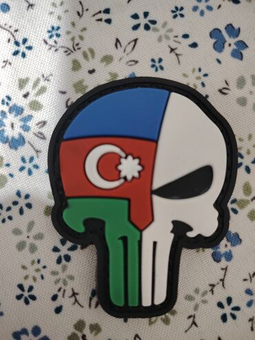 Uşaqlar üçün digər geyimlər: Logo cifli