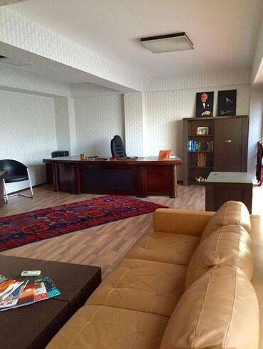 Ofislər: Xətai metrosuna yaxin 17 mertebeli binanın 2-ci mərtəbəsində — 7