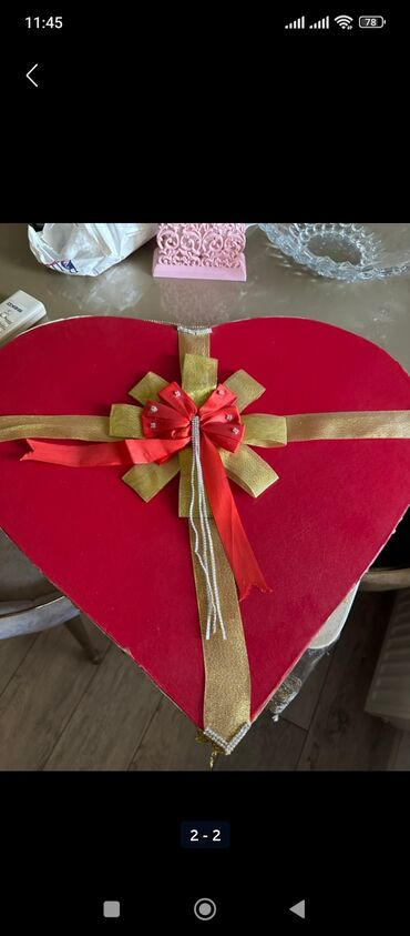 Xonçalar: Sebetlerin herbiri 5 azn Qırmızı üreyli qutu 70 azn alınıb 20 azn -da lalafo.az — 9 Xonçalar: Sebetlerin herbiri 5 azn Qırmızı üreyli qutu 70 azn alınıb 20 azn — 9