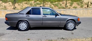 mercedes 190 motor: Mercedes-Benz 190: 2 l | 1991 il Sedan