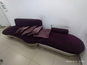 раскладной диван цена: Цвет - Фиолетовый, Б/у