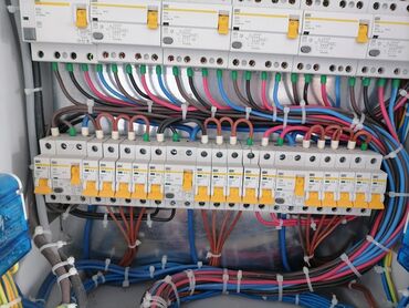 elektro mopet: Elektrik ustası