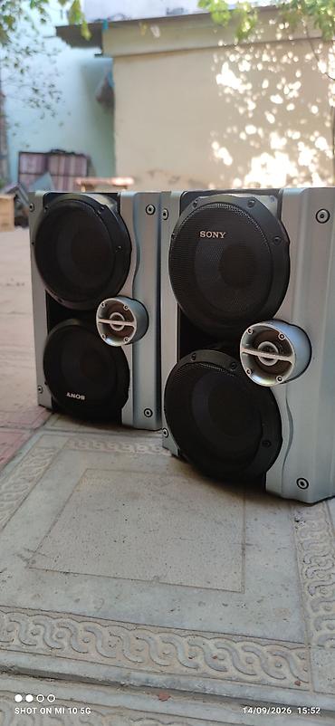 Dinamiklər və kolonkalar: Sony SS-RV999 akustik sistemi – 2 ədəd passiv sütun Xüsusiyyətlər: - — 2