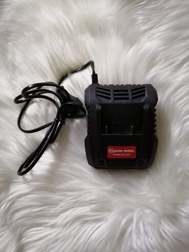 Kosilice i trimeri: Kosačica,trimer i duvaljka Cena 170 evra NOVO Radi na punjive baterije — 5