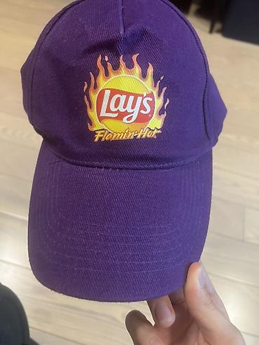 Kepkalar: Lay’s Flamin’ Hot logo-lu beysbol kepkası - Rəng: bənövşəyi - Ön — 1