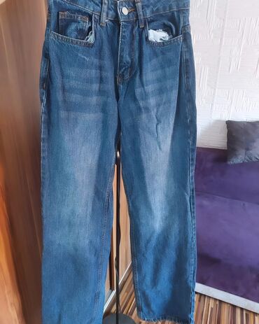 nesal jeans слике: Farmerke XS velicina 
400 din