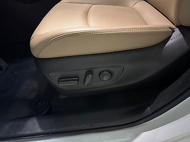 Стеклоподъёмники: Toyota RAV4 2023, 2,5 гибрид limited 2 ключа Обмен и бартер не — 11