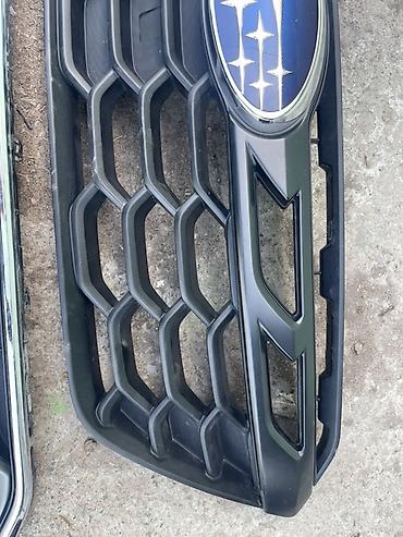 Решетки радиатора: Решетка радиатора Subaru Оригинал — 6