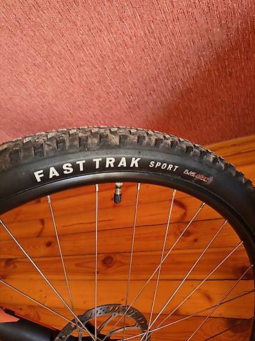 bravoda velosiped: Specialized Rockhopper dağ velosipedi - Çərçivə: Specialized — 4