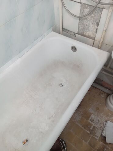 бакалашка 10 л: Ванна, Төрт бурчтук, Материалы: Чоюн, Өлчөмү: 147 x 70 см