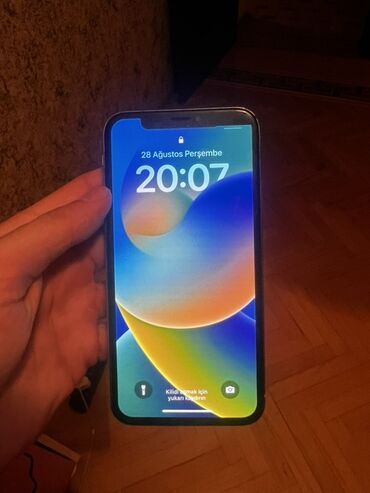 Казаны: IPhone Xs, 64 ГБ, Серебристый, Битый
