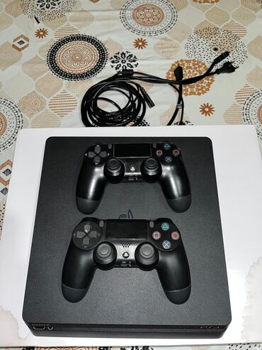 Xbox 360 & Xbox: PlayStation 4 Slim konsol paketi Paket tərkibi: - PS4 Slim konsol - 2