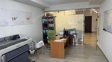 Кыймылсыз мүлк: Ижарага берем The entire office: Ижарага берем Колл-центр, IT company, Photo studio, 96 м², Бизнес борборунда, Ремонту менен, Өзүнчө санитардык түйүнү менен — 2