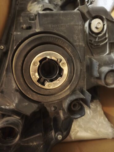 Faralar: Sol, Yaxın və uzaq vuran işıqlar Toyota, 2016 il, Orijinal, ABŞ, İşlənmiş — 7