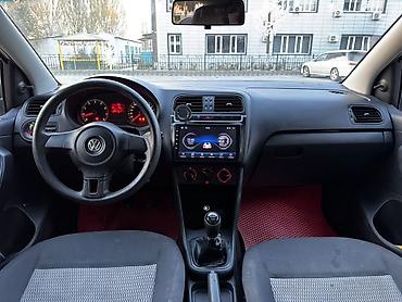 subaru forester 2022: Volkswagen Polo: 2013 г., 1.6 л, Механика, Бензин, Седан — 4