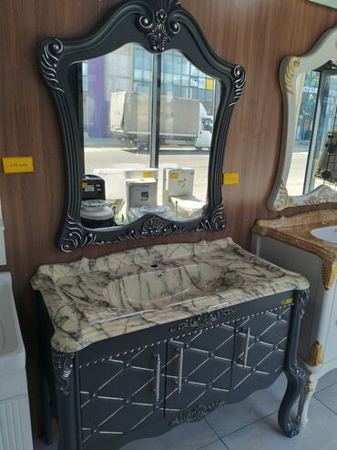 туалетный столик белый: Oyma detalları və şık dizaynı ilə hamam otağı mebeli dəsti. Dəstə oyma