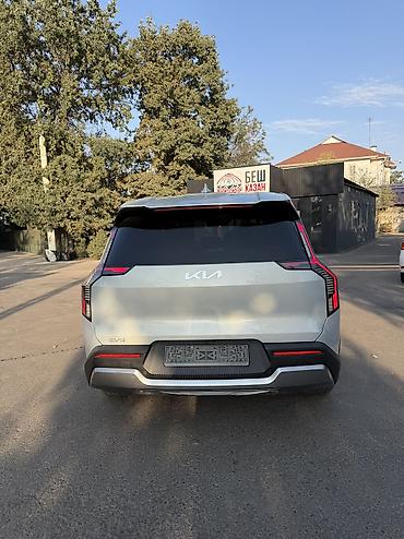 самый дешёвый электромобиль: Kia EV9: 2023 г., Автомат, Электромобиль, Внедорожник — 7
