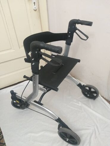 Hodalice, štake, štapovi za hodanje, kolica za hodanje: Nemacka aluminijumska hodalica-setalica, sa 4 tocka, marke ROLLATOR — 1