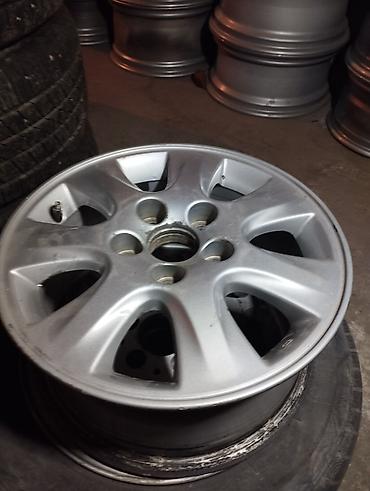 Литые Диски R 15 Toyota, 1 шт, отверстий - 5, Б/у at lalafo.kg Литые Диски R 15 Toyota, 1 шт, отверстий - 5, Б/у