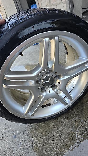 r18 резина: Комплект оригинальных дисков Mercedes-Benz AMG с шинами - Количество — 2