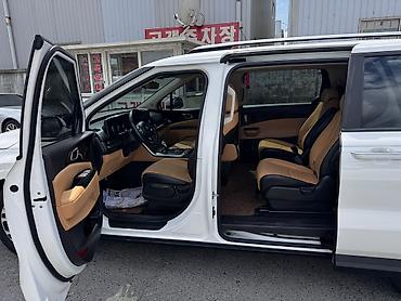 Kia: Kia Carnival: 2021 г., Минивэн — 13