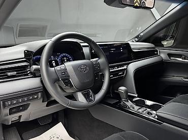 голльф 2: Toyota Camry: 2025 г., 2.5 л, Автомат, Бензин, Седан — 7