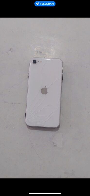 сотовые телефоны айфон: IPhone SE 2020, Б/у, 128 ГБ, Белый, Чехол, 74 %