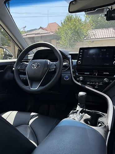 авто прод: Toyota Camry: 2022 г., 2.5 л, Вариатор, Гибрид, Седан — 3