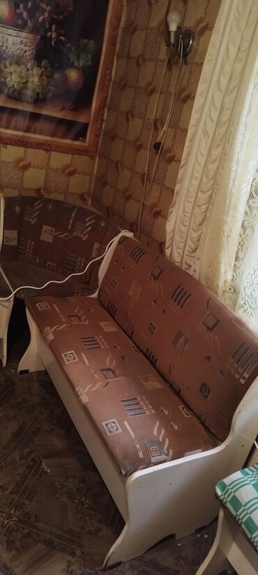 мебель советский: Стол жана отургуч комплекттери Ашкана, Колдонулган