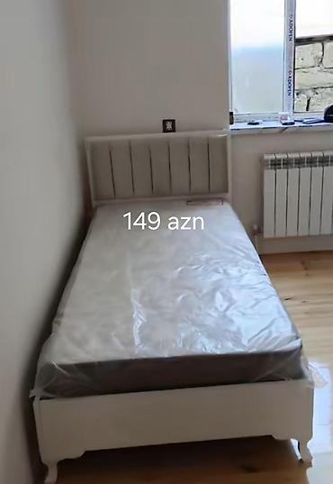 matras: Tək nəfərlik çarpayı, yumşaq başlıq dizaynı ilə təqdim olunur. Başlıq — 1