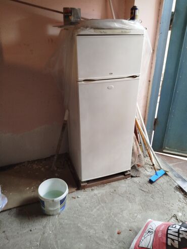 xaledenik: 2 qapılı Indesit Soyuducu Satılır, rəng - Ağ