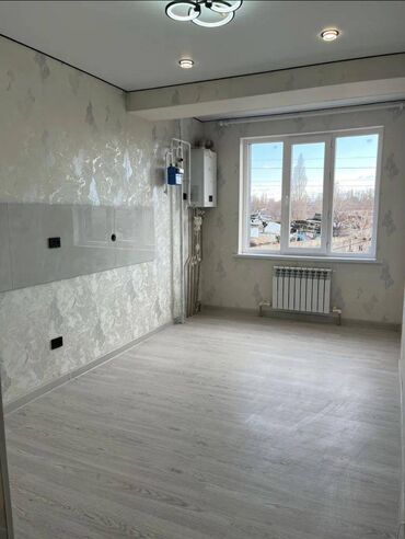 квартира керек ош базардан: 1 комната, 38 м², Элитка, 3 этаж, Евроремонт