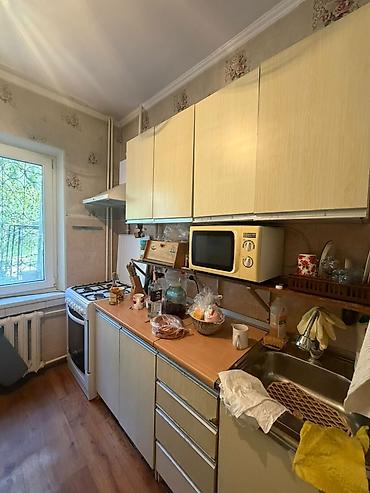 3 комнаты, 62 м², Асанбай мкр 105 серия, 1 этаж