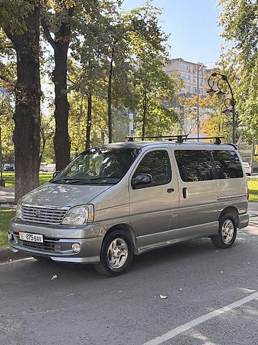 Toyota Regius: 2000 г., Автомат, Бензин, Минивэн