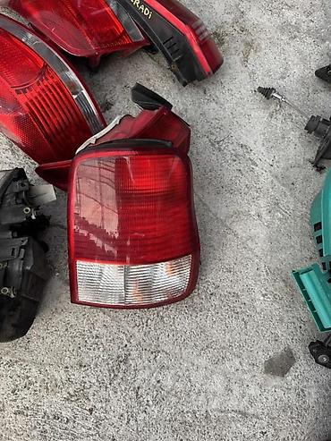 prednja kamera za auto: DESNI STOP KIA CARNIVAL | Desji stop kia carnival — 1