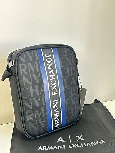 Барсетка, Armani, Материал: Комбинированный материал, Застежка на молнии, Новый at lalafo.kg Барсетка, Armani, Материал: Комбинированный материал, Застежка на молнии, Новый