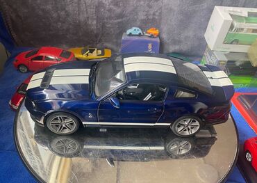 Avtomobil modelləri: Коллекционная модель Ford Mustang Shelby GT500 blue with white stripe — 19