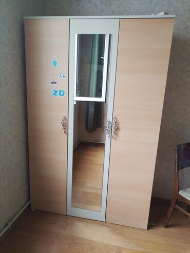 отдам даром мебель бесплатно: İşlənmiş, Açılan, 3 qapılı Düz dolab, Qarderob, paltar dolabı, Azərbaycan