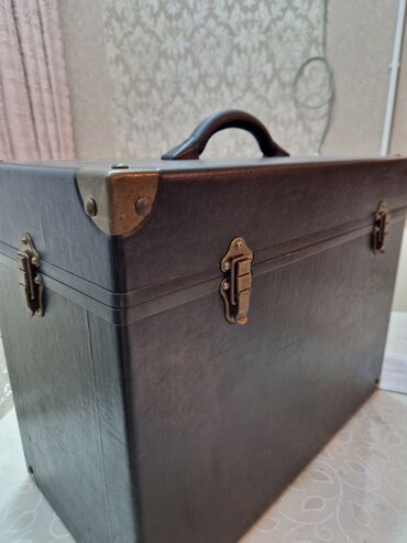 Çamadanlar: Klassik dizayn Muasir qab Renever Qabin — 1