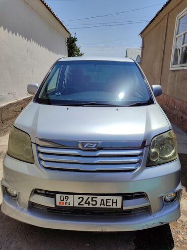 мотор 817: Toyota Noah: 2003 г., 2 л, Вариатор, Бензин, Минивэн