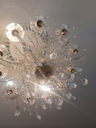 işlenmiş qaplar: Çılçıraq, 10 və daha çox lampa, Xrustal