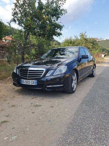 Transport: Mercedes-Benz E 300: 3 l | 2011 year Limousine