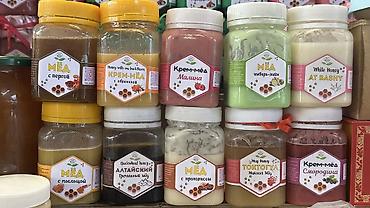 Мёд: Натуральный мёд в банках, несколько вкусов. Ассортимент: - Майский — 11