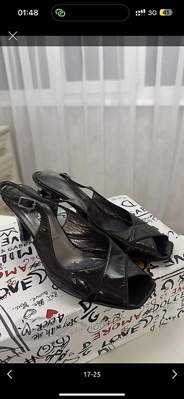 Кроссовки и спортивная обувь: Обувь женская, покупала в Италии/Дубаи, размер 37-38, цены от 100 до — 7